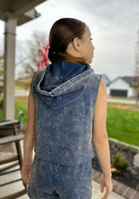 Load image into Gallery viewer, paper flower DENIM WASHED FRENCH TERRY sleeveless hoodie w/color taping
